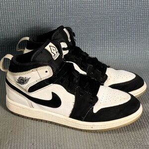 Nike Air Jordan 1 Mid SE (PS) "Diamond" Shoes DN4323-100 Big Kid Size 3Y